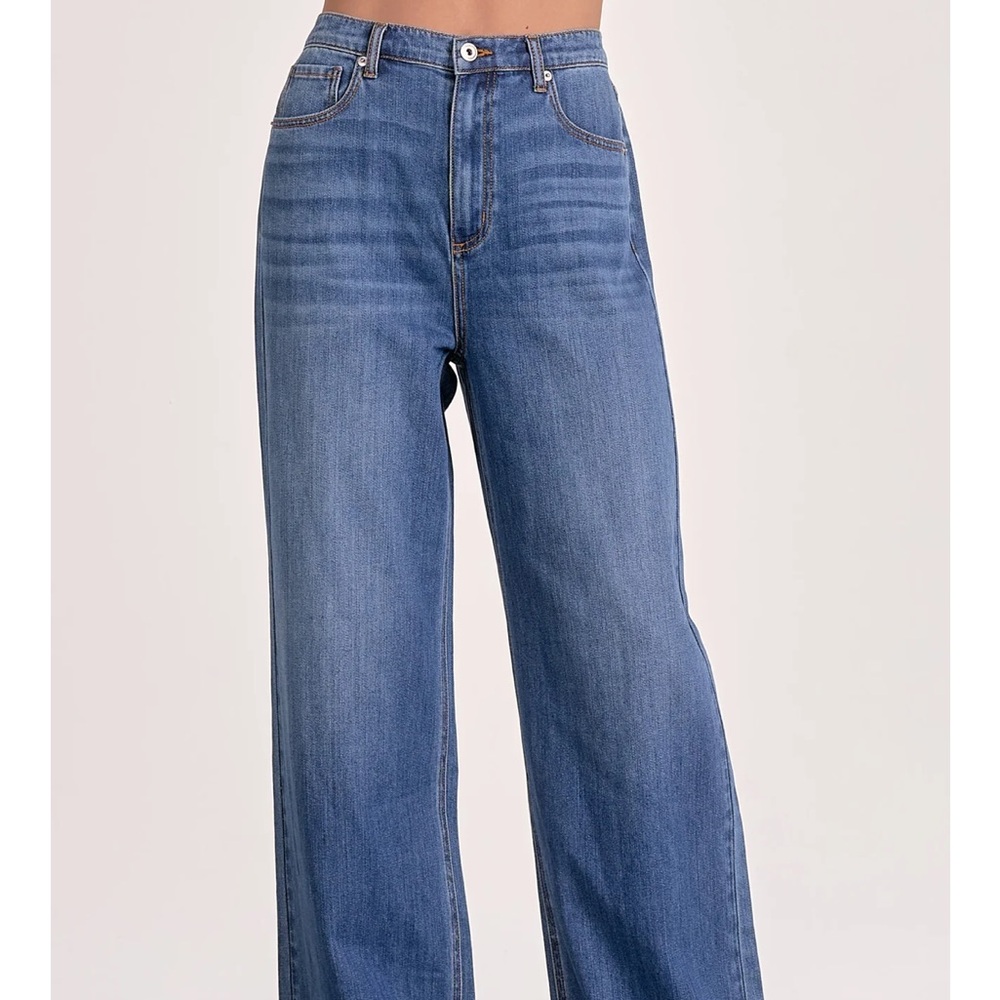 Elan Dika Jean in blue